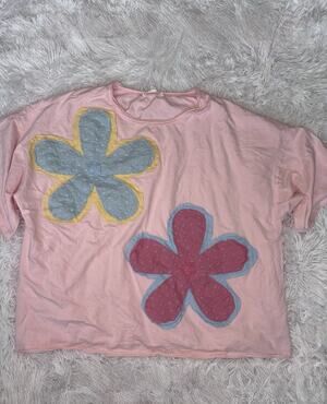 Sewn & Seen M Oversized Pink Floral Embroidered Tee. Exc. Qual & Cond. So Cute